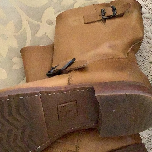 Frye Veronica Boots 🤎🤎🤎🤎 - Picture 10 of 14